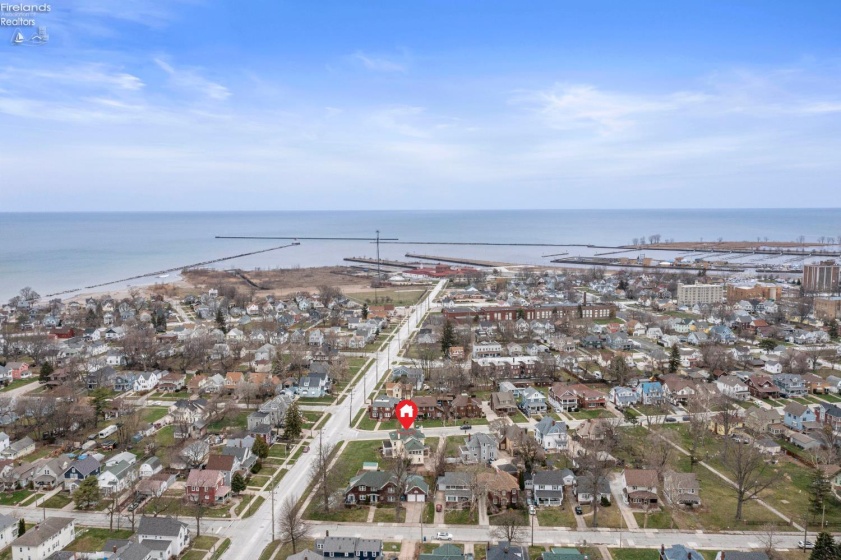 1169 W. 6th St, Lorain, 44052, 5 Bedrooms Bedrooms, ,2 BathroomsBathrooms,Residential,For Sale,W. 6th St,20260903