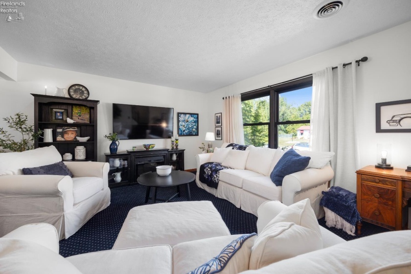 2630 Robinhood Dr., Lorain, 44053, 4 Bedrooms Bedrooms, ,2 BathroomsBathrooms,Residential,For Sale,Robinhood Dr.,20260904