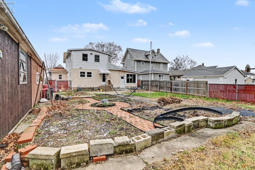 237 Main Street, Norwalk, 44857, 3 Bedrooms Bedrooms, ,2 BathroomsBathrooms,Residential,For Sale,Main,20260912