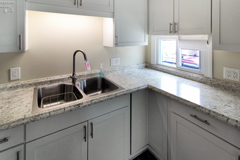 3500 Willow Beach Road, Port Clinton, 43452, 2 Bedrooms Bedrooms, ,2 BathroomsBathrooms,Residential,For Sale,Willow Beach,20260721