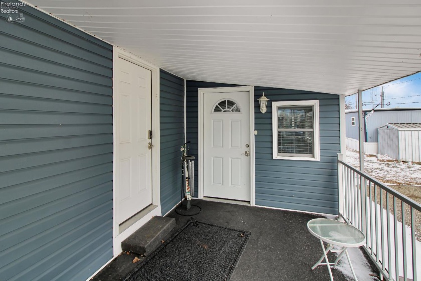 3500 Willow Beach Road, Port Clinton, 43452, 2 Bedrooms Bedrooms, ,2 BathroomsBathrooms,Residential,For Sale,Willow Beach,20260721