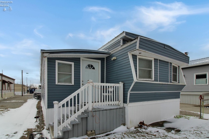 3500 Willow Beach Road, Port Clinton, 43452, 2 Bedrooms Bedrooms, ,2 BathroomsBathrooms,Residential,For Sale,Willow Beach,20260721