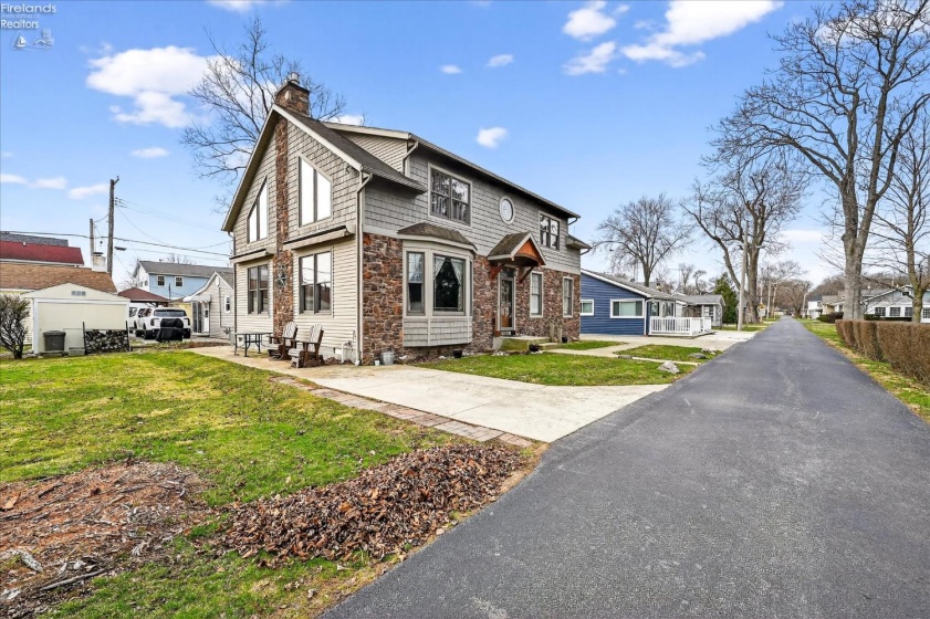 5854 Woodland Drive, Port Clinton, 43452, 3 Bedrooms Bedrooms, ,2 BathroomsBathrooms,Residential,For Sale,Woodland,20260863