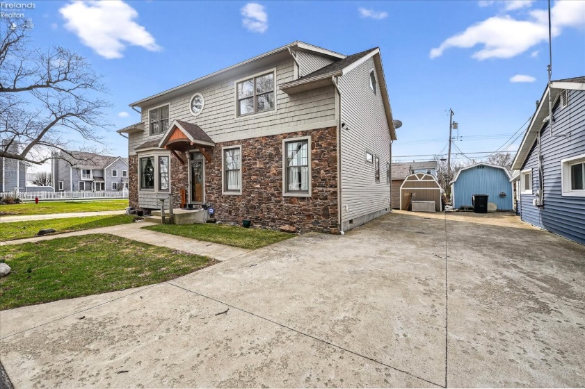 5854 Woodland Drive, Port Clinton, 43452, 3 Bedrooms Bedrooms, ,2 BathroomsBathrooms,Residential,For Sale,Woodland,20260863