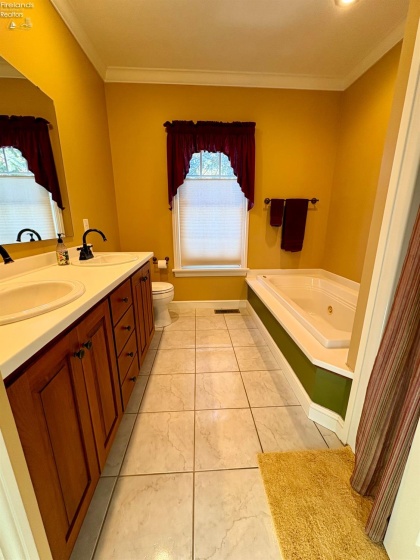 499 Williamsburg Drive, Tiffin, 44883, 4 Bedrooms Bedrooms, ,3 BathroomsBathrooms,Residential,For Sale,Williamsburg,20260920