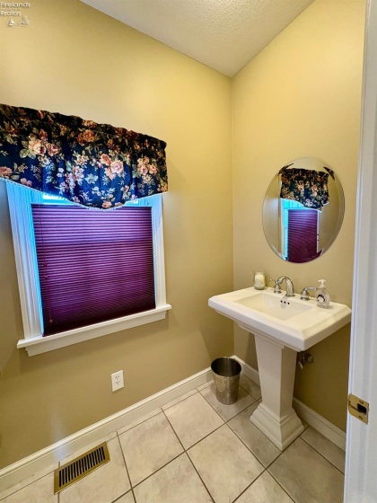 499 Williamsburg Drive, Tiffin, 44883, 4 Bedrooms Bedrooms, ,3 BathroomsBathrooms,Residential,For Sale,Williamsburg,20260920