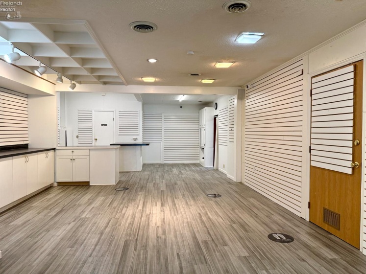 607 Main Street, Huron, 44839, ,Commercial For Lease,For Lease,Main,20260897