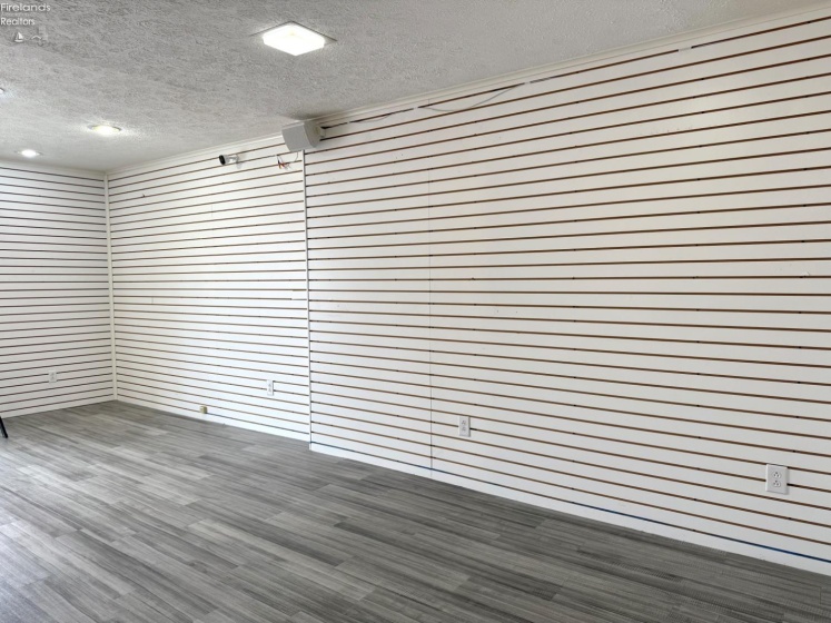 607 Main Street, Huron, 44839, ,Commercial For Lease,For Lease,Main,20260897