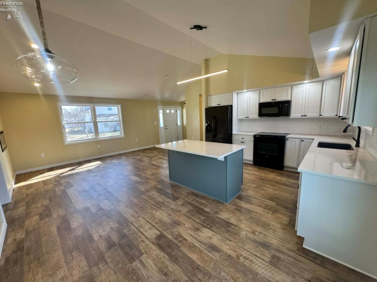 111 Tuscarawas Trail, Sandusky, 44870, 2 Bedrooms Bedrooms, ,1 BathroomBathrooms,Residential,For Sale,Tuscarawas,20260921