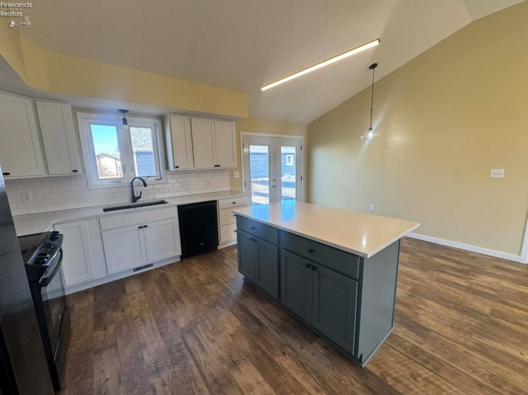 111 Tuscarawas Trail, Sandusky, 44870, 2 Bedrooms Bedrooms, ,1 BathroomBathrooms,Residential,For Sale,Tuscarawas,20260921