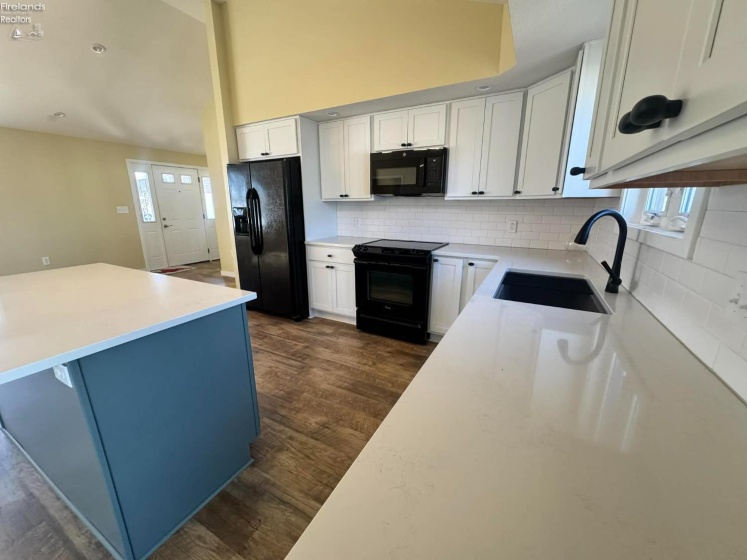 111 Tuscarawas Trail, Sandusky, 44870, 2 Bedrooms Bedrooms, ,1 BathroomBathrooms,Residential,For Sale,Tuscarawas,20260921