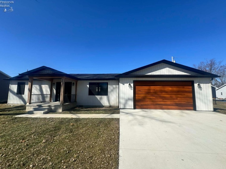 111 Tuscarawas Trail, Sandusky, 44870, 2 Bedrooms Bedrooms, ,1 BathroomBathrooms,Residential,For Sale,Tuscarawas,20260921