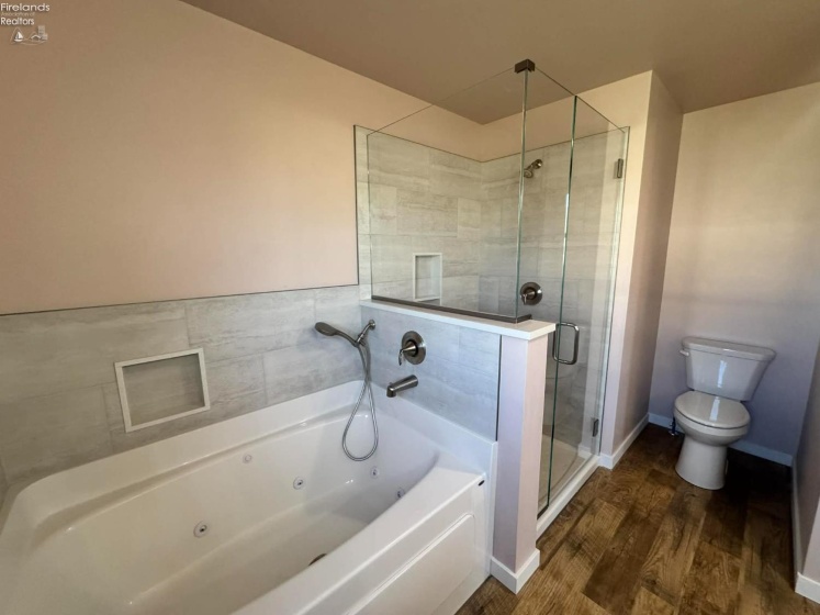 111 Tuscarawas Trail, Sandusky, 44870, 2 Bedrooms Bedrooms, ,1 BathroomBathrooms,Residential,For Sale,Tuscarawas,20260921