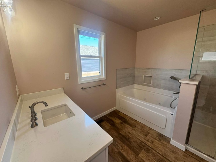 111 Tuscarawas Trail, Sandusky, 44870, 2 Bedrooms Bedrooms, ,1 BathroomBathrooms,Residential,For Sale,Tuscarawas,20260921