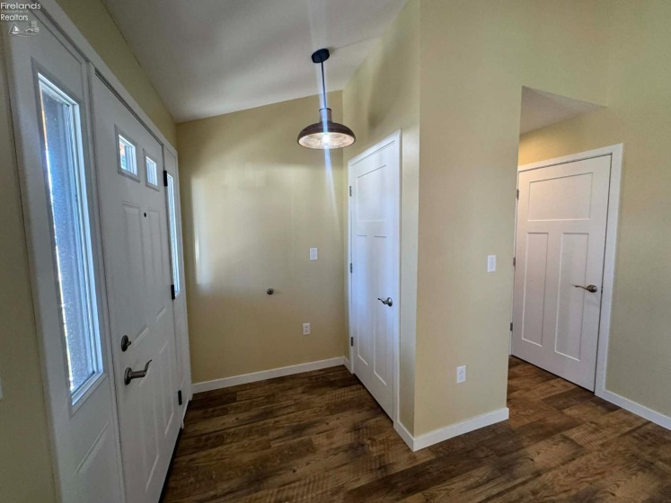 111 Tuscarawas Trail, Sandusky, 44870, 2 Bedrooms Bedrooms, ,1 BathroomBathrooms,Residential,For Sale,Tuscarawas,20260921