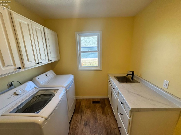 111 Tuscarawas Trail, Sandusky, 44870, 2 Bedrooms Bedrooms, ,1 BathroomBathrooms,Residential,For Sale,Tuscarawas,20260921