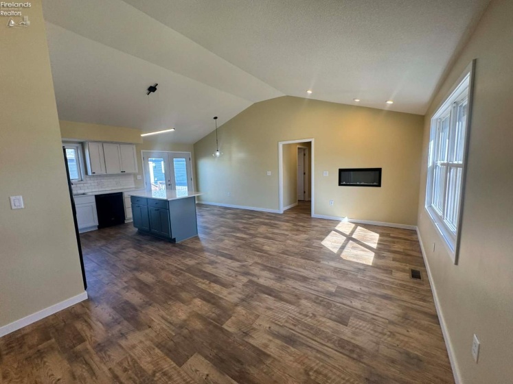 111 Tuscarawas Trail, Sandusky, 44870, 2 Bedrooms Bedrooms, ,1 BathroomBathrooms,Residential,For Sale,Tuscarawas,20260921