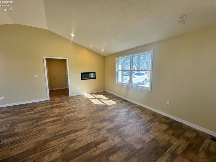 111 Tuscarawas Trail, Sandusky, 44870, 2 Bedrooms Bedrooms, ,1 BathroomBathrooms,Residential,For Sale,Tuscarawas,20260921