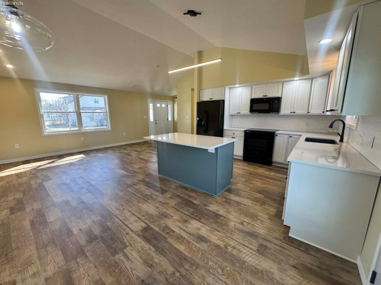 111 Tuscarawas Trail, Sandusky, 44870, 2 Bedrooms Bedrooms, ,1 BathroomBathrooms,Residential,For Sale,Tuscarawas,20260921