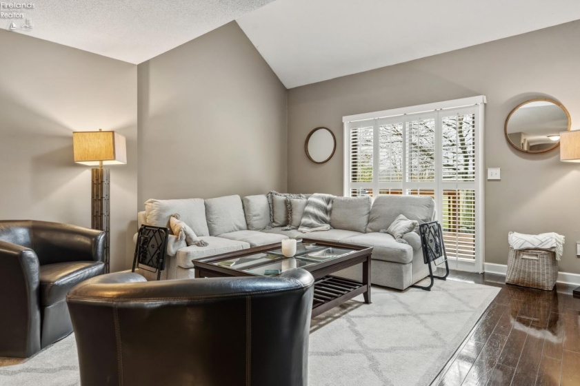 70 Harbors End Drive, Port Clinton, 43452, 2 Bedrooms Bedrooms, ,2 BathroomsBathrooms,Residential,For Sale,Harbors End,20260909