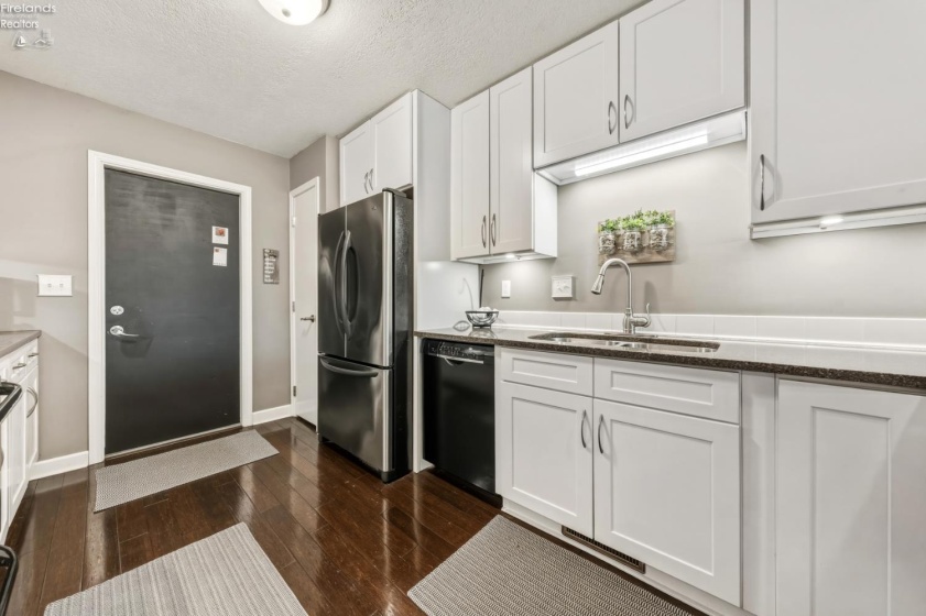 70 Harbors End Drive, Port Clinton, 43452, 2 Bedrooms Bedrooms, ,2 BathroomsBathrooms,Residential,For Sale,Harbors End,20260909