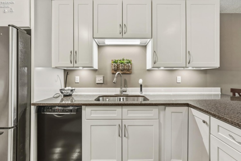 70 Harbors End Drive, Port Clinton, 43452, 2 Bedrooms Bedrooms, ,2 BathroomsBathrooms,Residential,For Sale,Harbors End,20260909