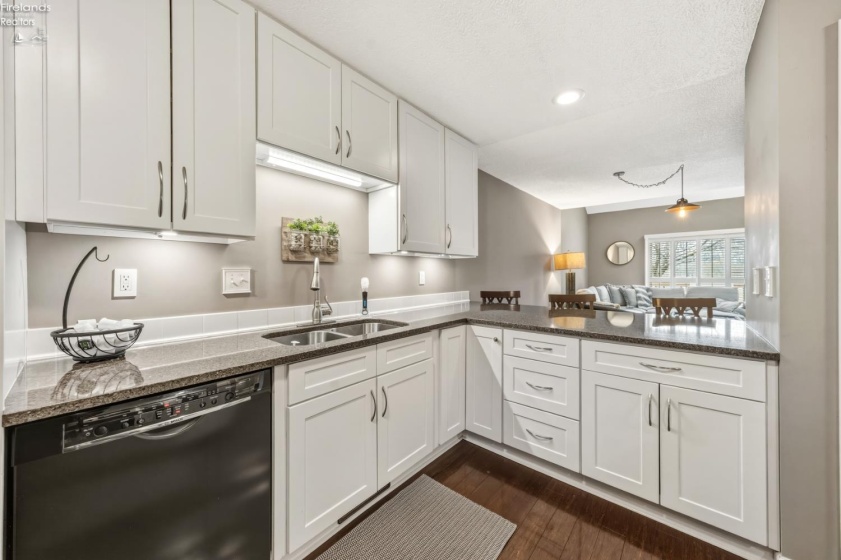 70 Harbors End Drive, Port Clinton, 43452, 2 Bedrooms Bedrooms, ,2 BathroomsBathrooms,Residential,For Sale,Harbors End,20260909