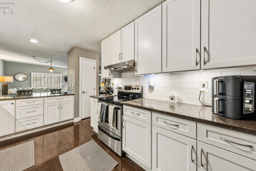 70 Harbors End Drive, Port Clinton, 43452, 2 Bedrooms Bedrooms, ,2 BathroomsBathrooms,Residential,For Sale,Harbors End,20260909