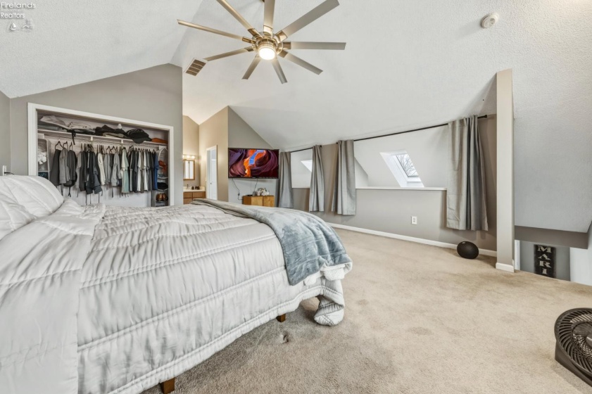 70 Harbors End Drive, Port Clinton, 43452, 2 Bedrooms Bedrooms, ,2 BathroomsBathrooms,Residential,For Sale,Harbors End,20260909