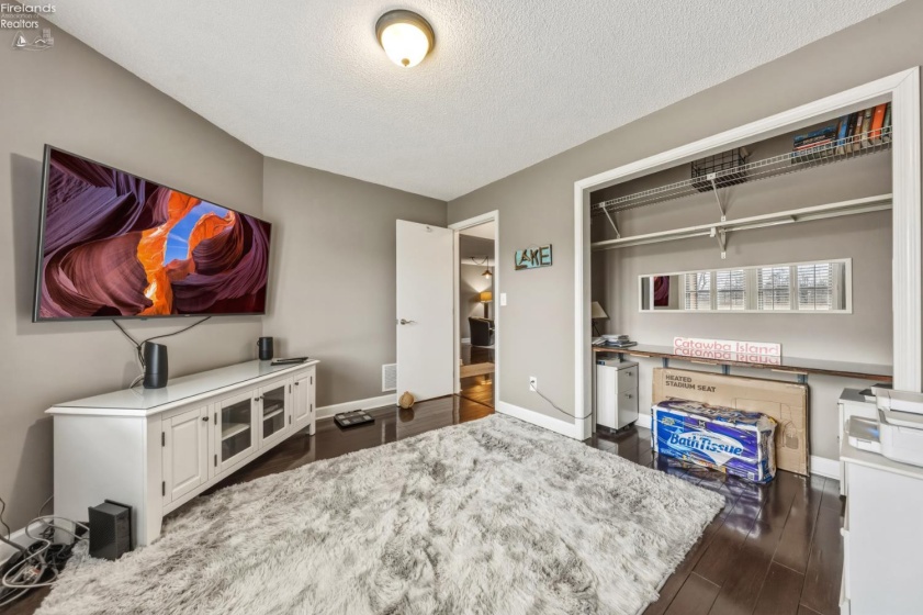 70 Harbors End Drive, Port Clinton, 43452, 2 Bedrooms Bedrooms, ,2 BathroomsBathrooms,Residential,For Sale,Harbors End,20260909