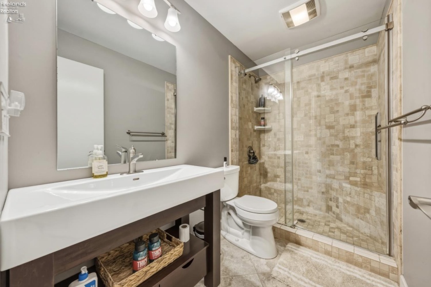 70 Harbors End Drive, Port Clinton, 43452, 2 Bedrooms Bedrooms, ,2 BathroomsBathrooms,Residential,For Sale,Harbors End,20260909