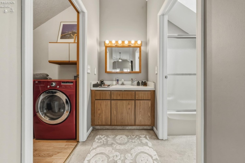 70 Harbors End Drive, Port Clinton, 43452, 2 Bedrooms Bedrooms, ,2 BathroomsBathrooms,Residential,For Sale,Harbors End,20260909