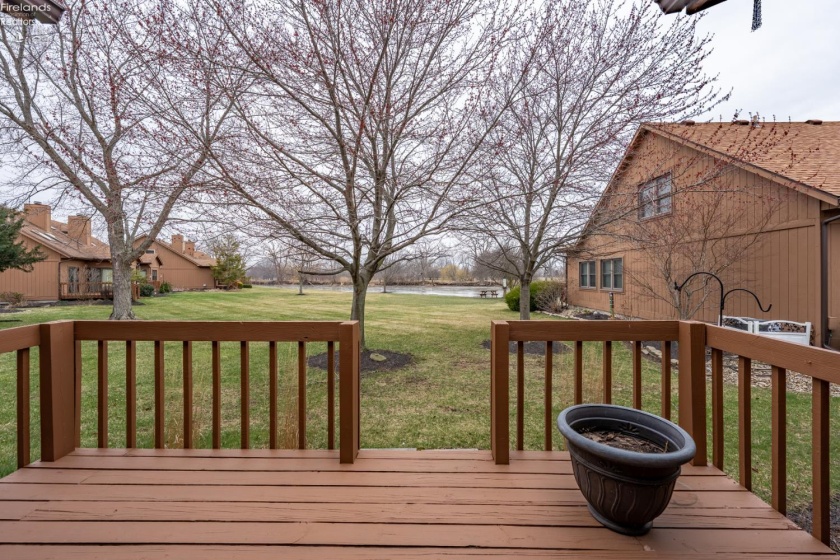 70 Harbors End Drive, Port Clinton, 43452, 2 Bedrooms Bedrooms, ,2 BathroomsBathrooms,Residential,For Sale,Harbors End,20260909