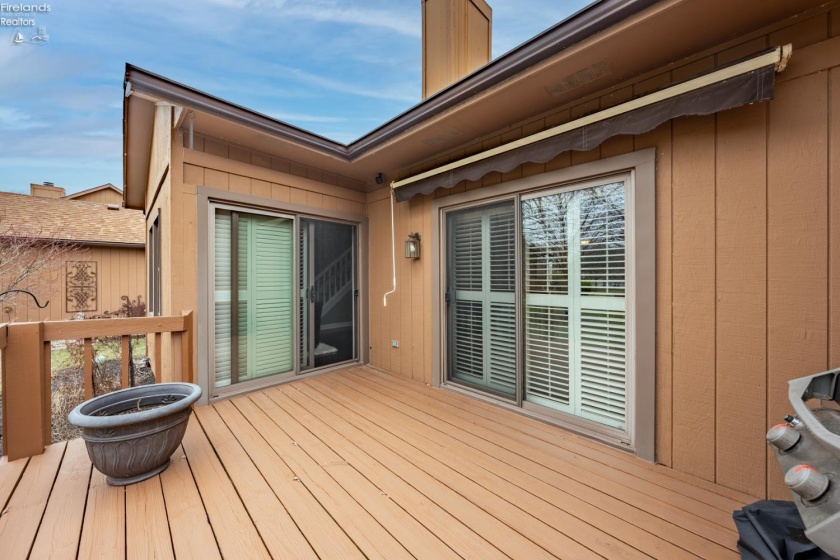 70 Harbors End Drive, Port Clinton, 43452, 2 Bedrooms Bedrooms, ,2 BathroomsBathrooms,Residential,For Sale,Harbors End,20260909