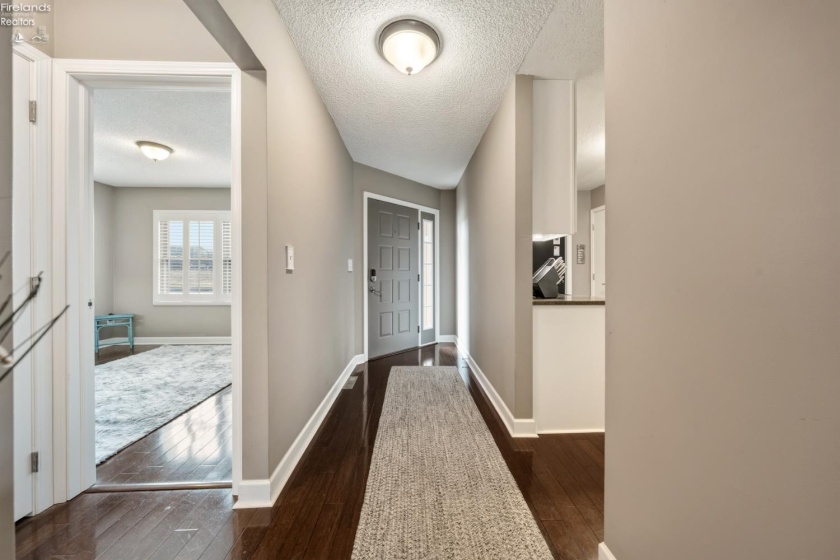 70 Harbors End Drive, Port Clinton, 43452, 2 Bedrooms Bedrooms, ,2 BathroomsBathrooms,Residential,For Sale,Harbors End,20260909