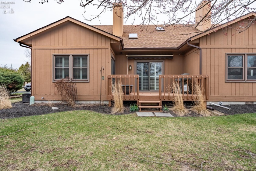 70 Harbors End Drive, Port Clinton, 43452, 2 Bedrooms Bedrooms, ,2 BathroomsBathrooms,Residential,For Sale,Harbors End,20260909