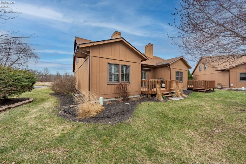 70 Harbors End Drive, Port Clinton, 43452, 2 Bedrooms Bedrooms, ,2 BathroomsBathrooms,Residential,For Sale,Harbors End,20260909