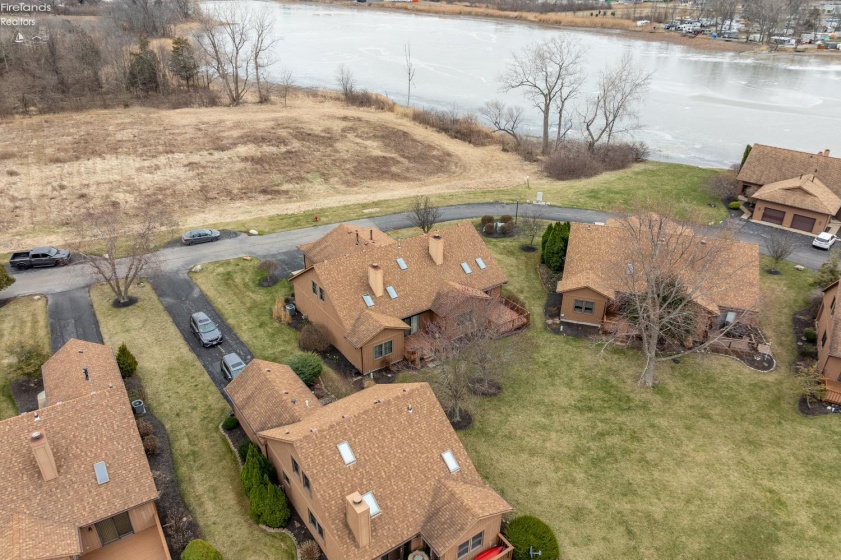 70 Harbors End Drive, Port Clinton, 43452, 2 Bedrooms Bedrooms, ,2 BathroomsBathrooms,Residential,For Sale,Harbors End,20260909