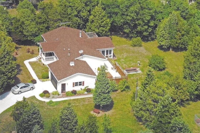 110 Pickerel, Kelleys Island, 43438, 3 Bedrooms Bedrooms, ,2 BathroomsBathrooms,Residential,For Sale,Pickerel,20260930