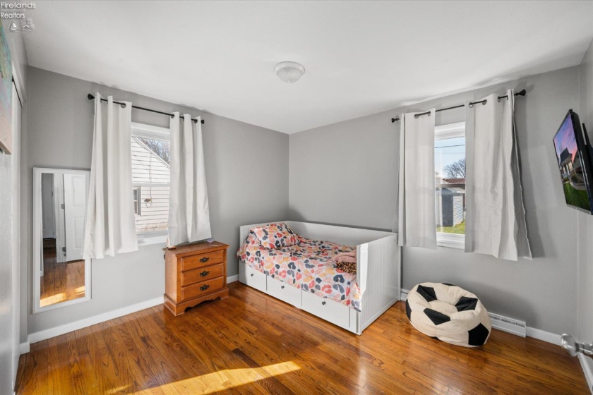 713 Clinton Street, Port Clinton, 43452, 3 Bedrooms Bedrooms, ,2 BathroomsBathrooms,Residential,For Sale,Clinton,20260761