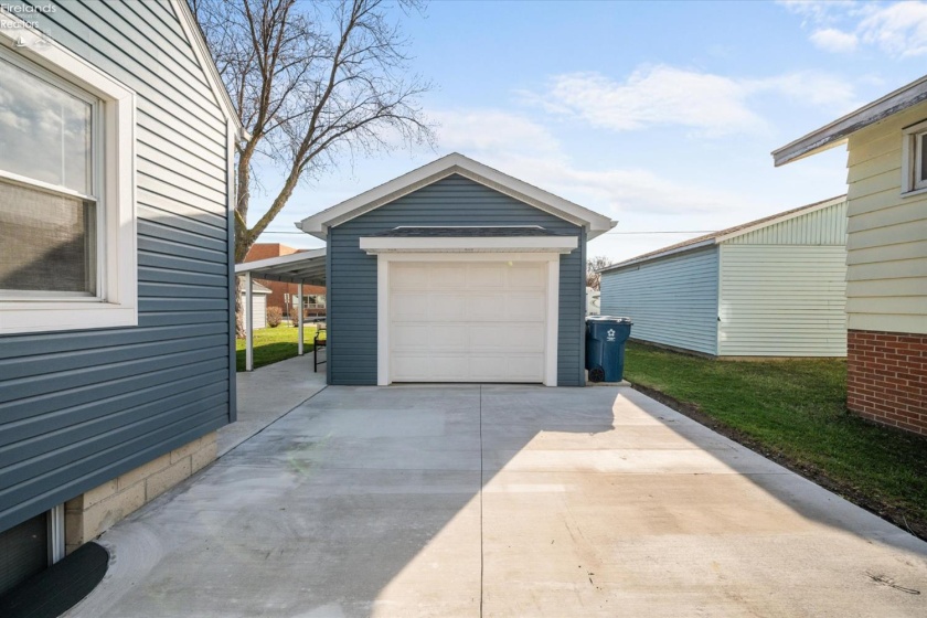 713 Clinton Street, Port Clinton, 43452, 3 Bedrooms Bedrooms, ,2 BathroomsBathrooms,Residential,For Sale,Clinton,20260761