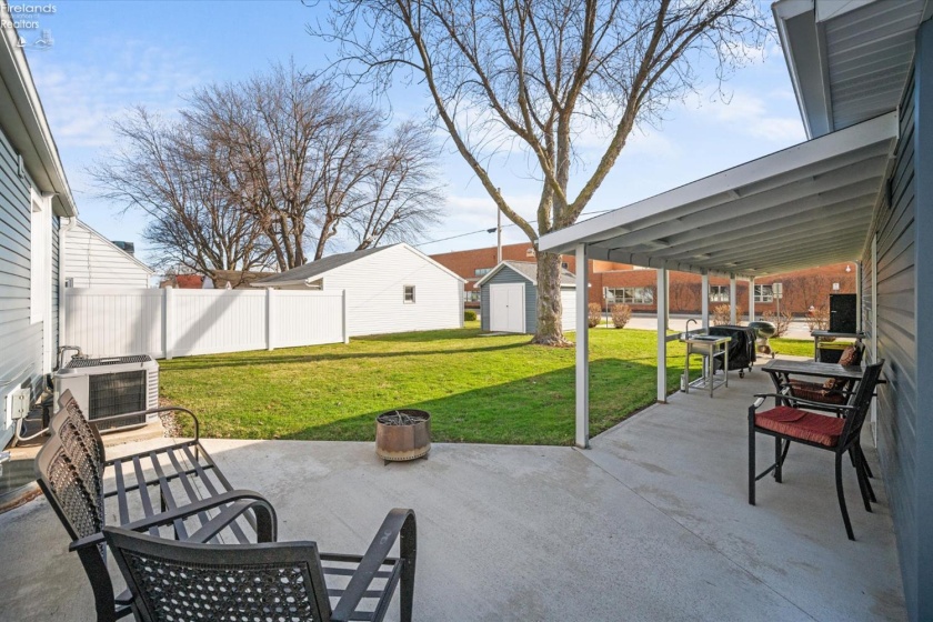 713 Clinton Street, Port Clinton, 43452, 3 Bedrooms Bedrooms, ,2 BathroomsBathrooms,Residential,For Sale,Clinton,20260761