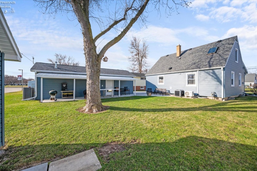 713 Clinton Street, Port Clinton, 43452, 3 Bedrooms Bedrooms, ,2 BathroomsBathrooms,Residential,For Sale,Clinton,20260761