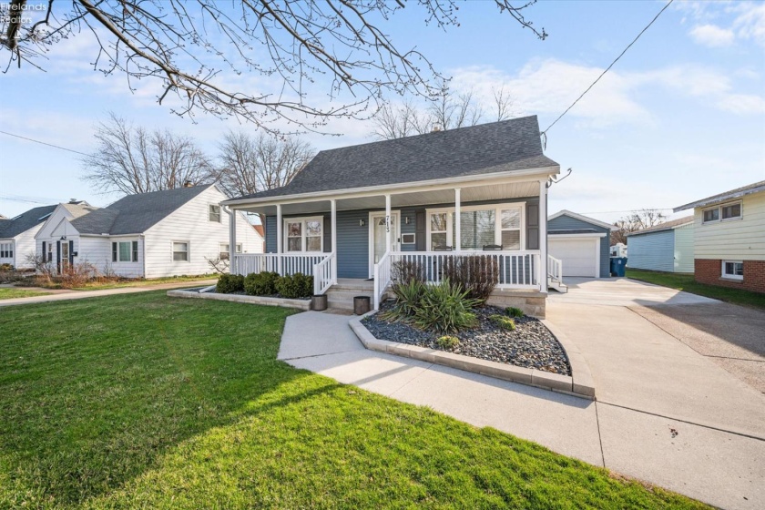 713 Clinton Street, Port Clinton, 43452, 3 Bedrooms Bedrooms, ,2 BathroomsBathrooms,Residential,For Sale,Clinton,20260761