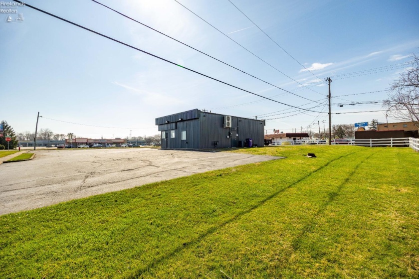 1033 Cleveland Road, Sandusky, 44870, ,Commercial,For Sale,Cleveland,20260926