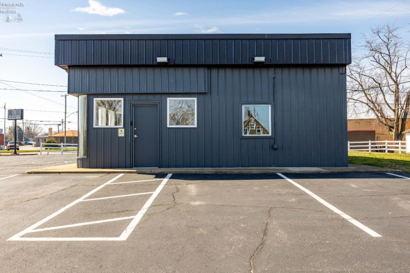 1033 Cleveland Road, Sandusky, 44870, ,Commercial,For Sale,Cleveland,20260926