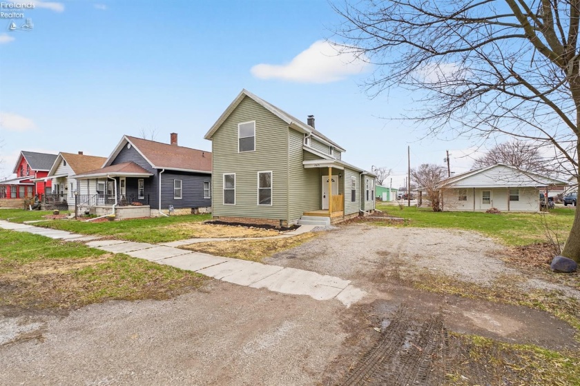 260 6th, Fostoria, 44830, 4 Bedrooms Bedrooms, ,2 BathroomsBathrooms,Residential,For Sale,6th,20260802