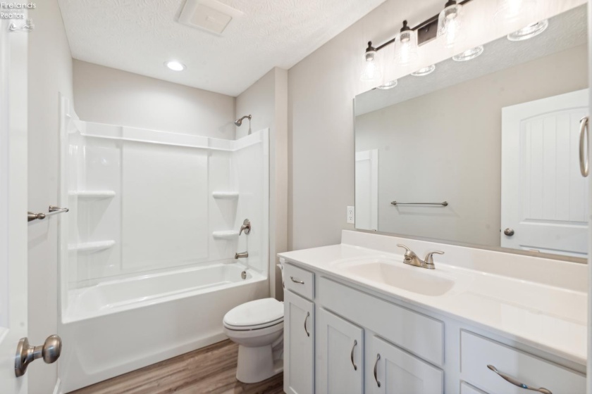 2782 Waterside Court, Marblehead, 43440, 3 Bedrooms Bedrooms, ,4 BathroomsBathrooms,Residential,For Sale,Waterside,20260936