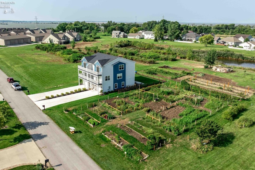 2782 Waterside Court, Marblehead, 43440, 3 Bedrooms Bedrooms, ,4 BathroomsBathrooms,Residential,For Sale,Waterside,20260936