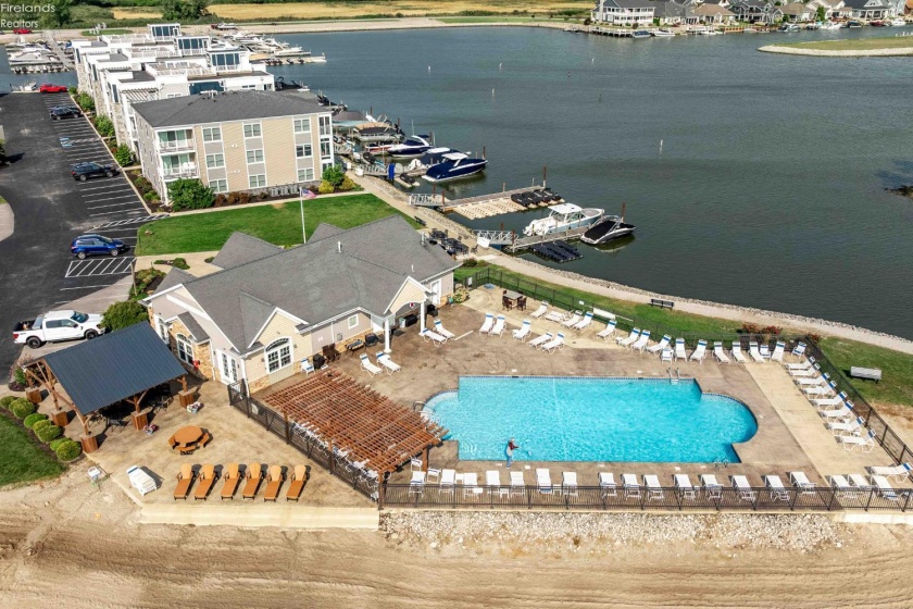 2782 Waterside Court, Marblehead, 43440, 3 Bedrooms Bedrooms, ,4 BathroomsBathrooms,Residential,For Sale,Waterside,20260936